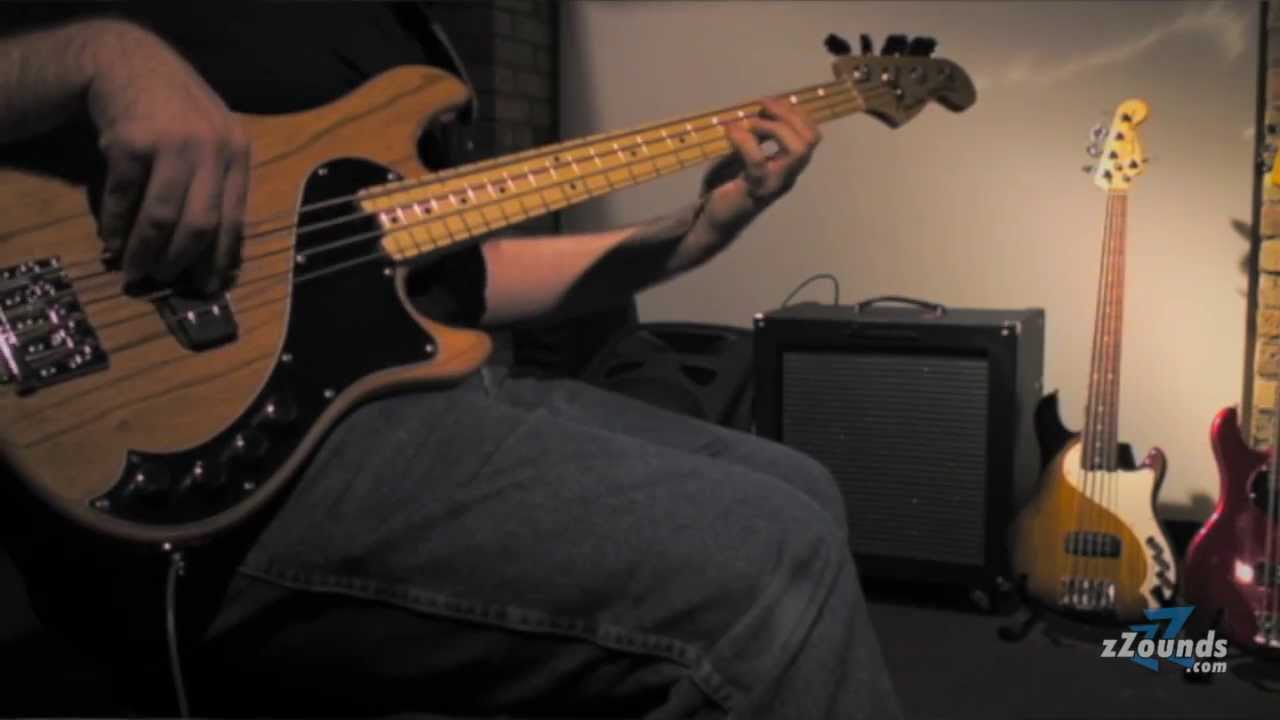 zZounds.com: Moog Minifooger Family with a Bass Guitar Demo