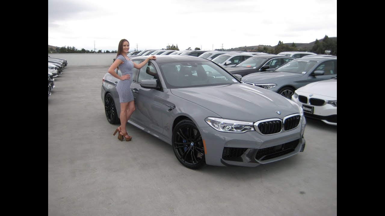 2018 BMW M5 in Nardo Grey / Exhaust Sound / 600 HP / F90 / BMW Review