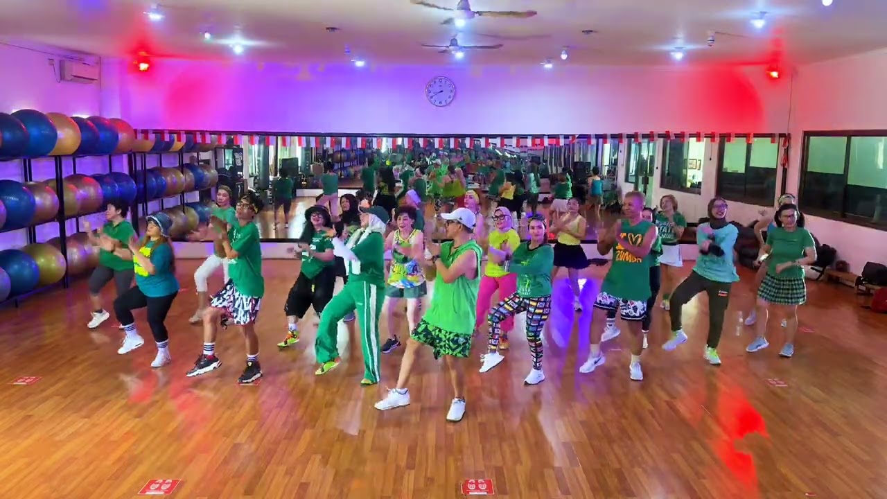 Putri Iklan - Fajar Noor X Eka Gustiwana | ZUMBA | YP.J