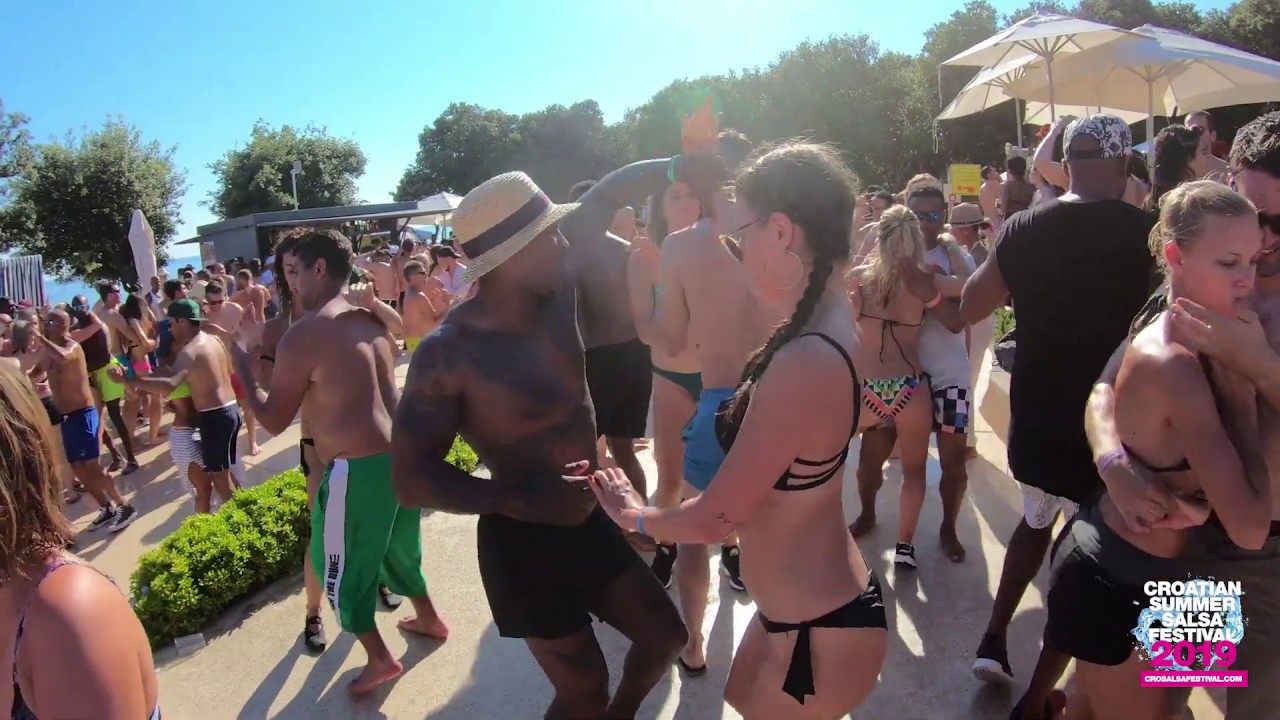 Andy & Moa - bachata social dancing @ AMARIN BEACH PARTY, CSSF19