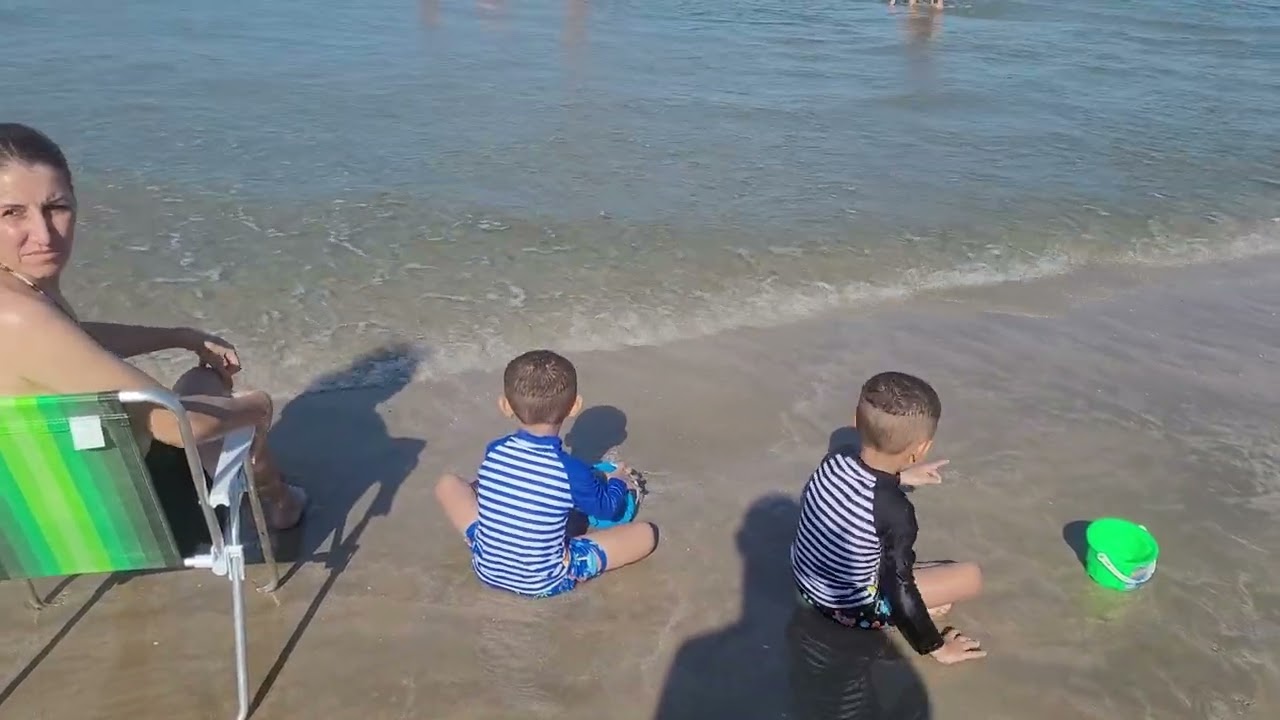 Férias família  dua 12 fevereiro  2026 praia  de itapema  SC 