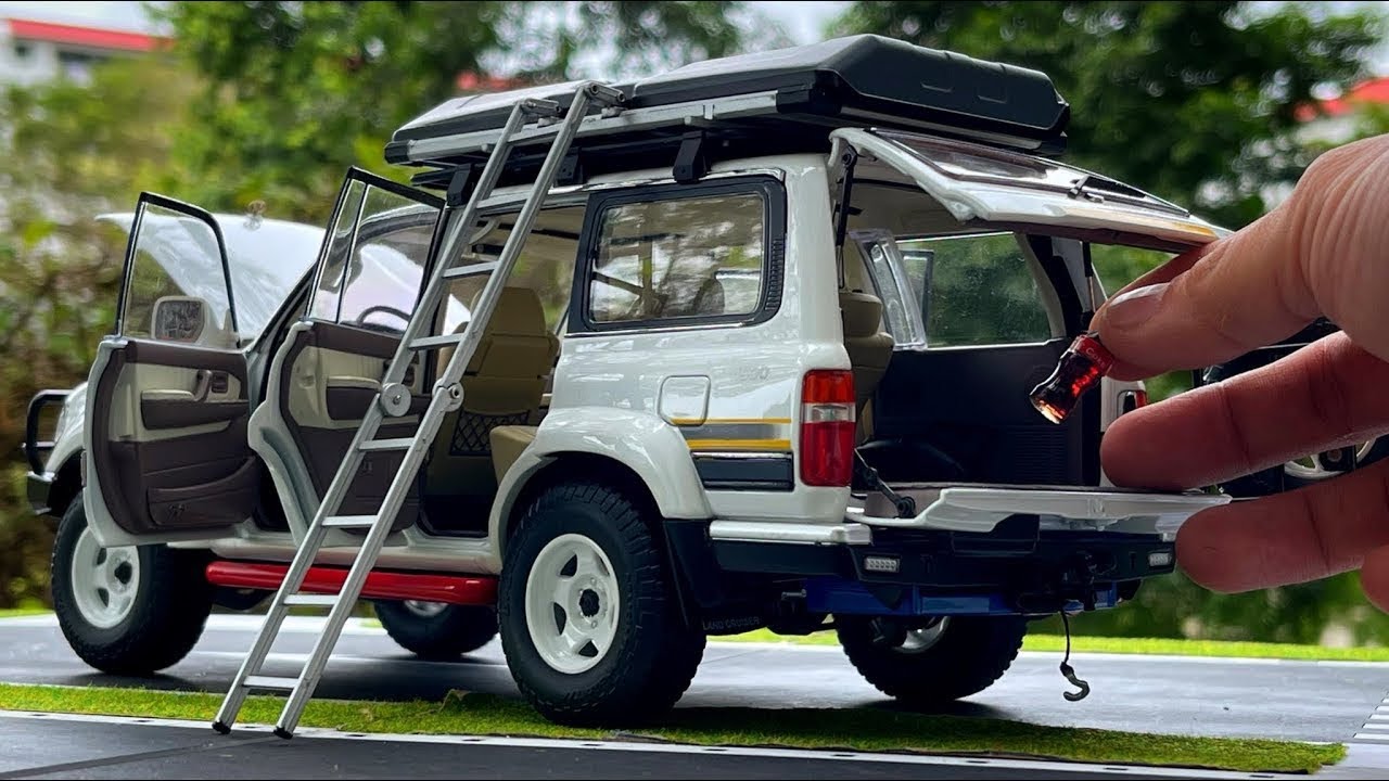 Unboxing Toyota Land Cruiser Off-Road 1/18 Diecast Model | Diecast Show