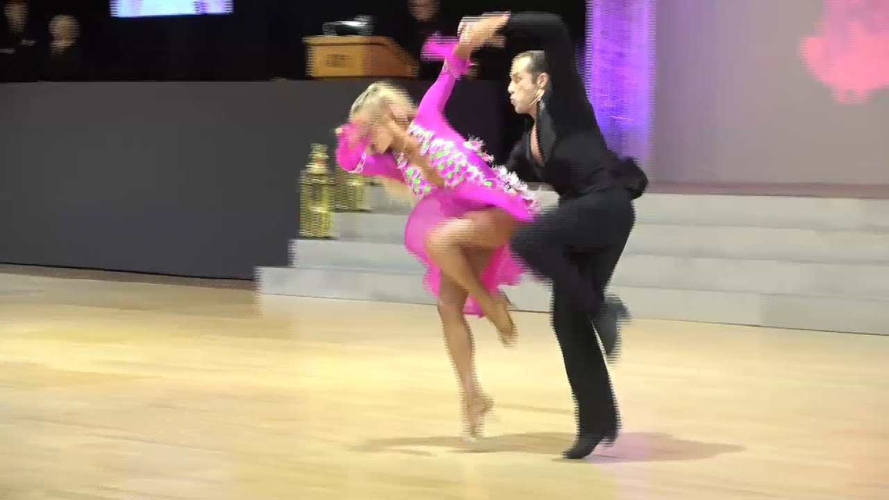 Riccardo Cocchi & Yulia Zagoruychenko - Samba.