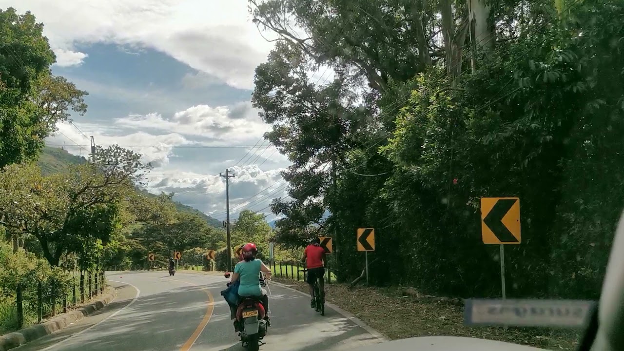Viajando por la antigua via de Barbosa Antioquia de norte #Sur Llegando al corregimiento el Hatillo