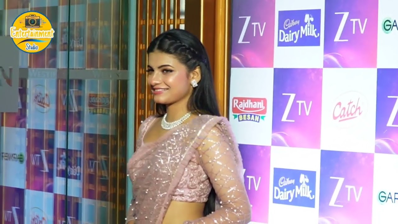 Red Carpet of the Zee kutumb awards 2026 | saru family spotted