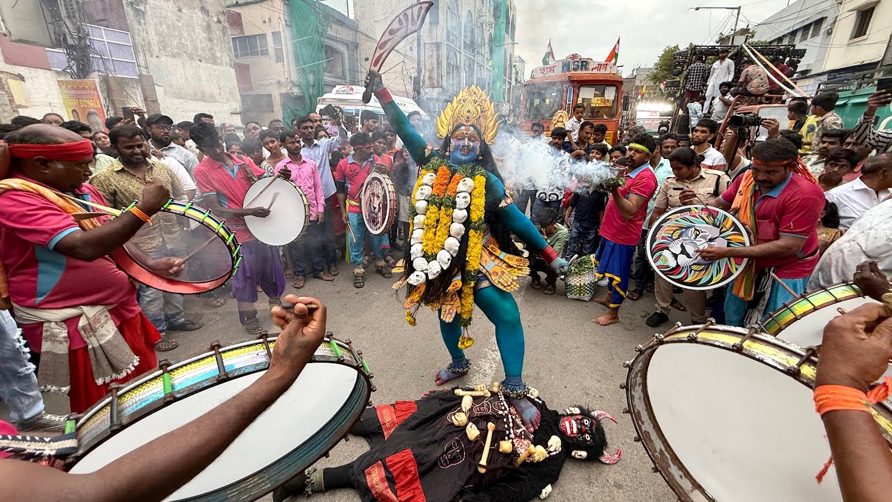 Old City Bonalu 2025 | Angry Kalika Dance At Bonala Jatara | Kali Mata Dance | Hyderabad Bonalu 2025