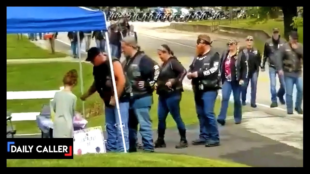 Bikers Stop At Little Girl's Lemonade Stand For Surprise Visit
