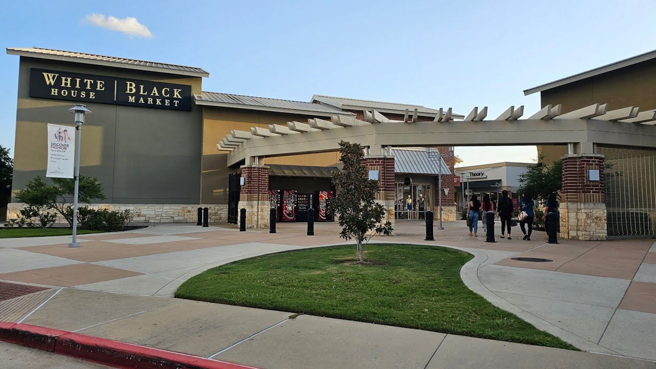 Houston Premium Outlets
