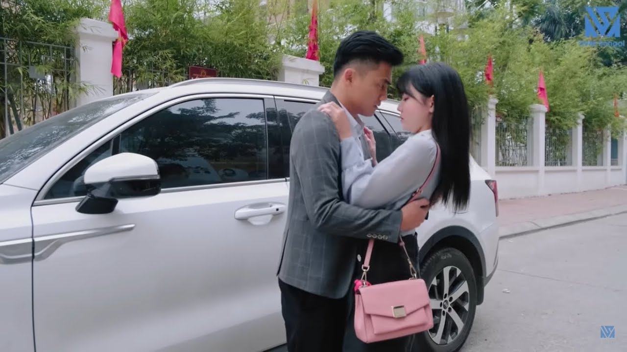 Cô Gái Ôm Nhầm Chủ Tịch Và Cái Kết Gây Sóng Gió Cả Công Ty - Tập 1054