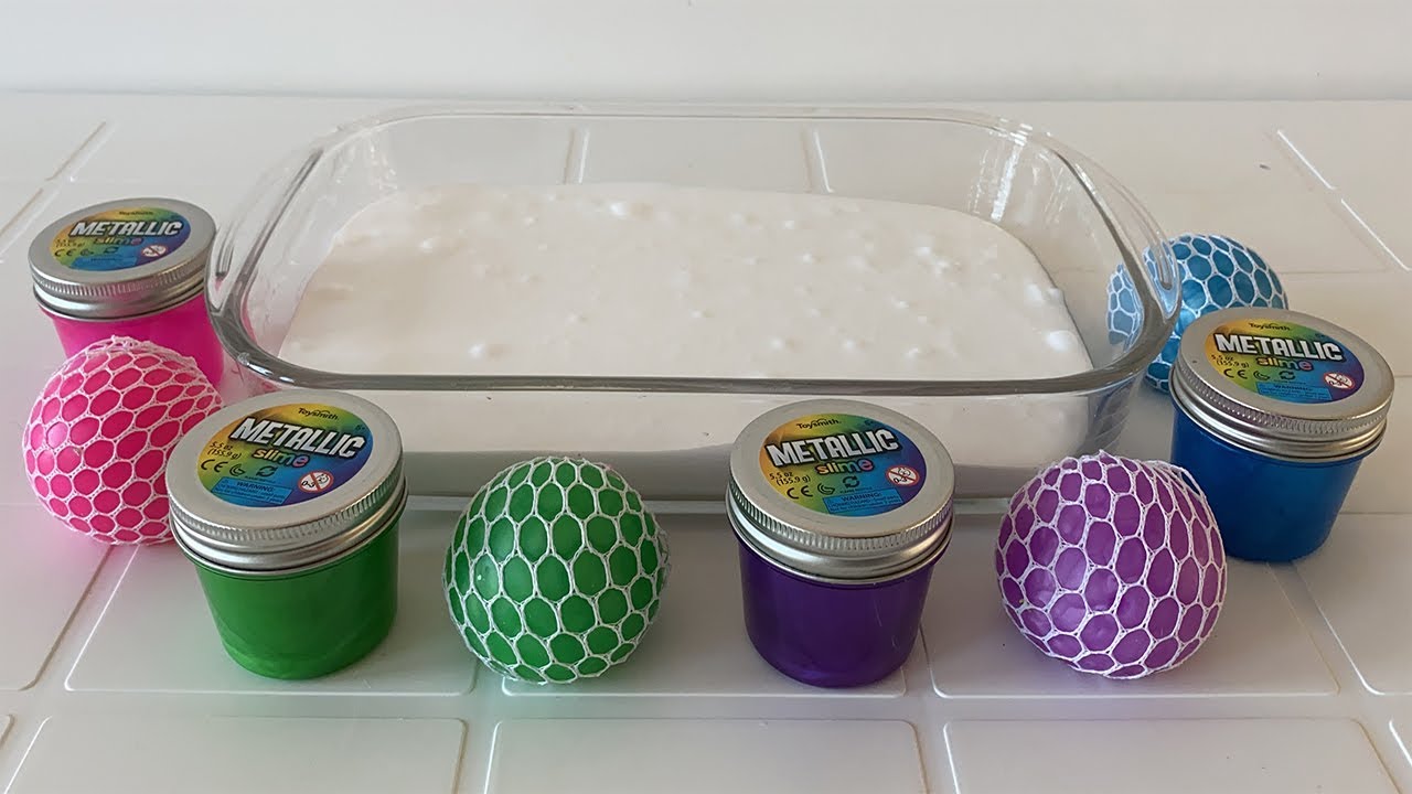 JOGUEI VÁRIAS COISAS SATISFATÓRIAS METÁLICAS DOS EUA DENTRO DO SLIME BRANCO GIGANTE!!