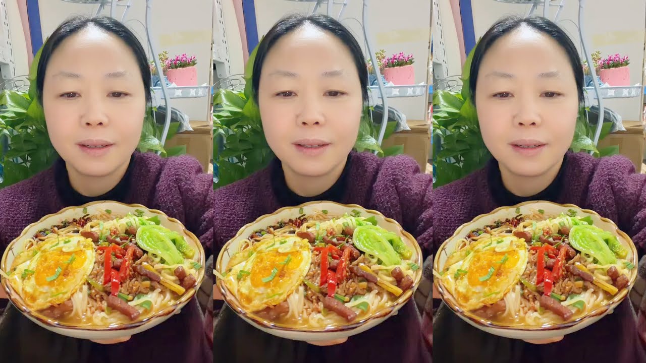 Chinese Food Eating Show | Spicy Noodles with Egg 🌶️#noodles #food