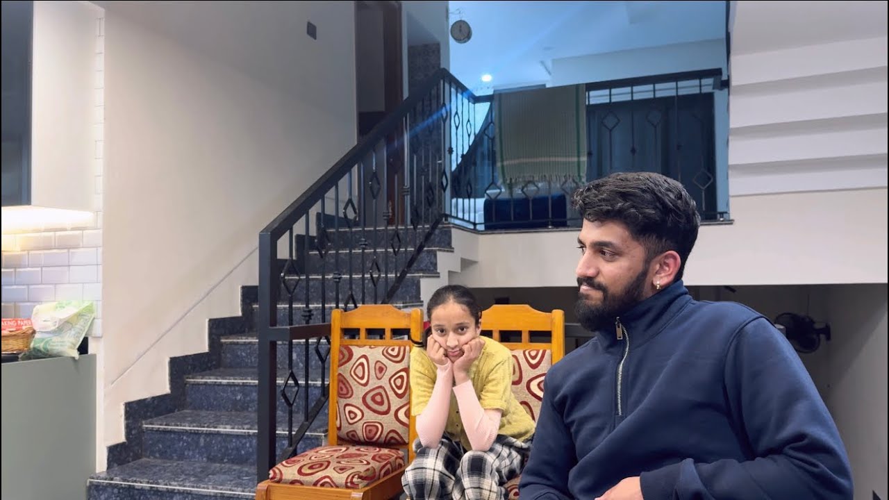 Manali gifts jothe yaro bandidhru nodi🤭 Guess madi !!!
