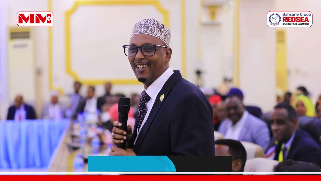 "Axmed Madoobe cafis ayaan waydiisanayaa..." Xildhibaan Jeesow.