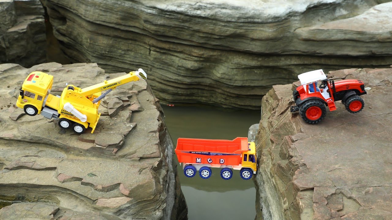 Tata Truck Heavy Loaded Kiss Me Chocolate Accident Bruder Tractor Rescue By Crane | CS Toy