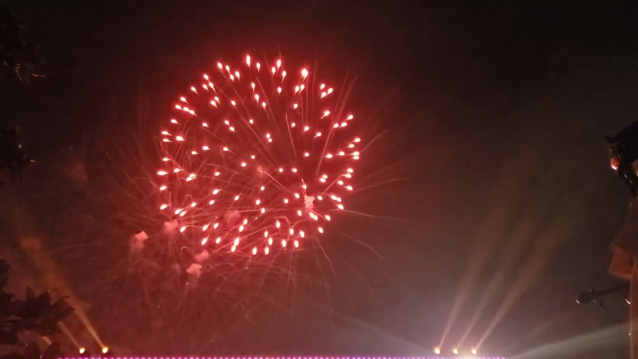 Knott's Berry Farm New Year's Eve FULL Countdown & Fireworks 