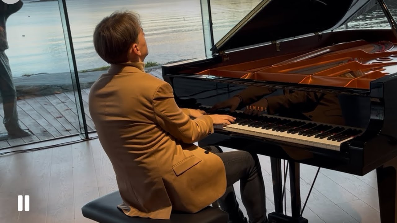 L. van Beethoven - Moonlight Sonata op. 27 no. 2, 1st movement - Grzegorz (Greg) Niemczuk.