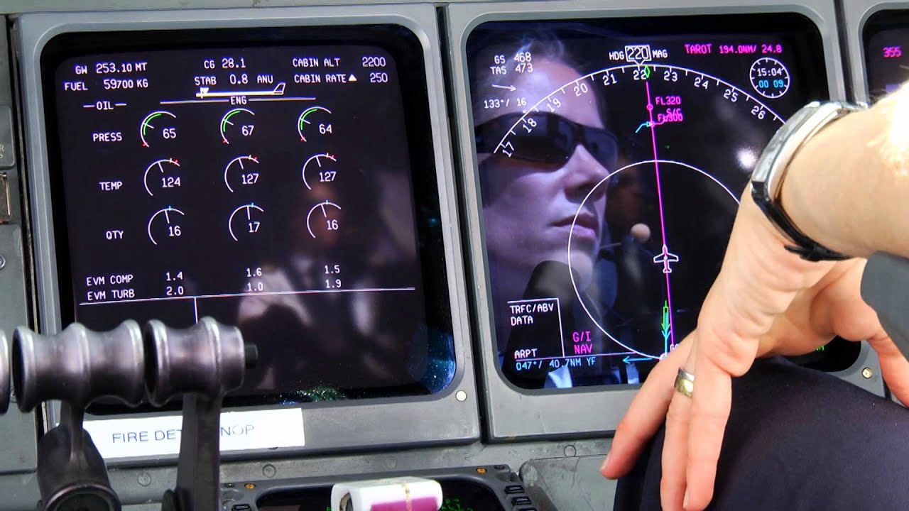 PilotsEYE.tv - UIO | Quito MD-11F 