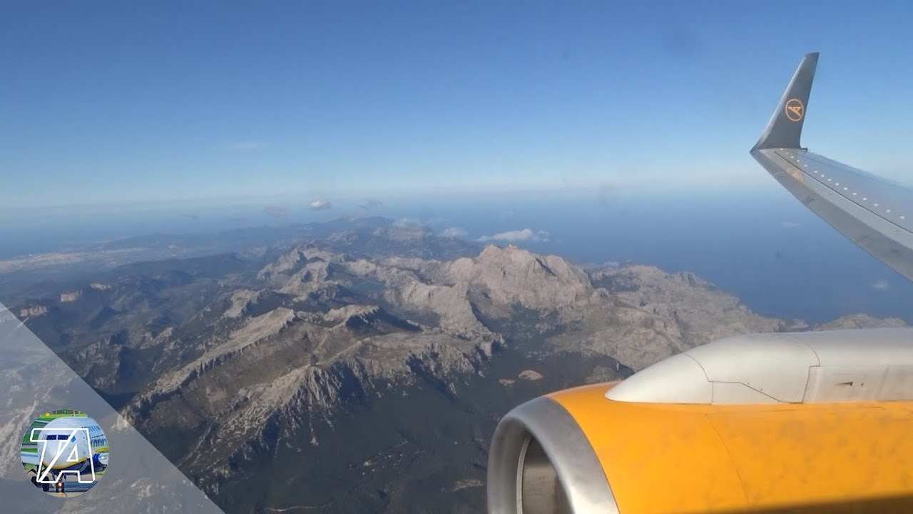 Thomas Cook 757-300 landing at Palma De Mallorca Airport