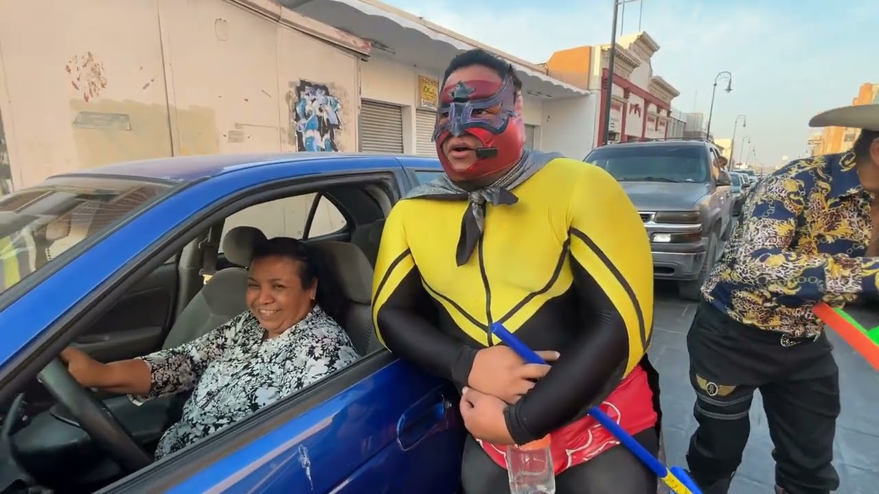 jalando en el centro de saltillo con dompi