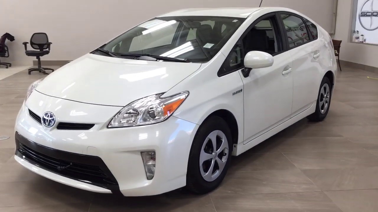 2014 Toyota Prius Review