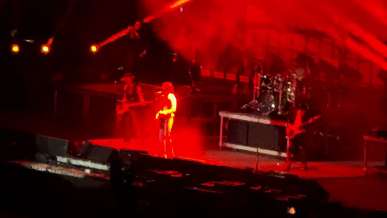 @LennyKravitz : American Woman , @ViveLatino 2026. (HD/4k) 