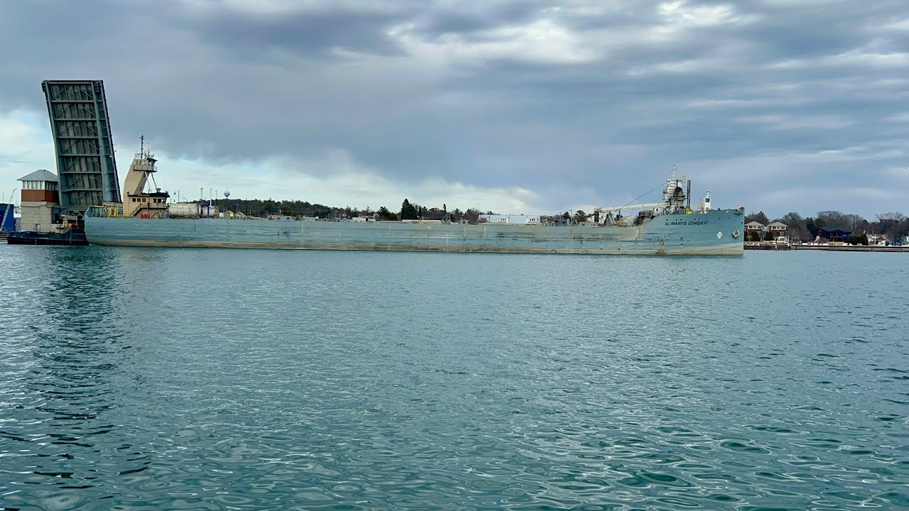Tug and barge combo Bradshaw Mckee and St. Mary’s Conquest leaving Sturgeon Bay, Wisconsin 