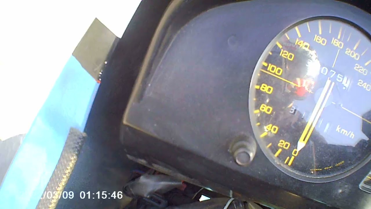 Honda VF 500 F acceleration and top speed