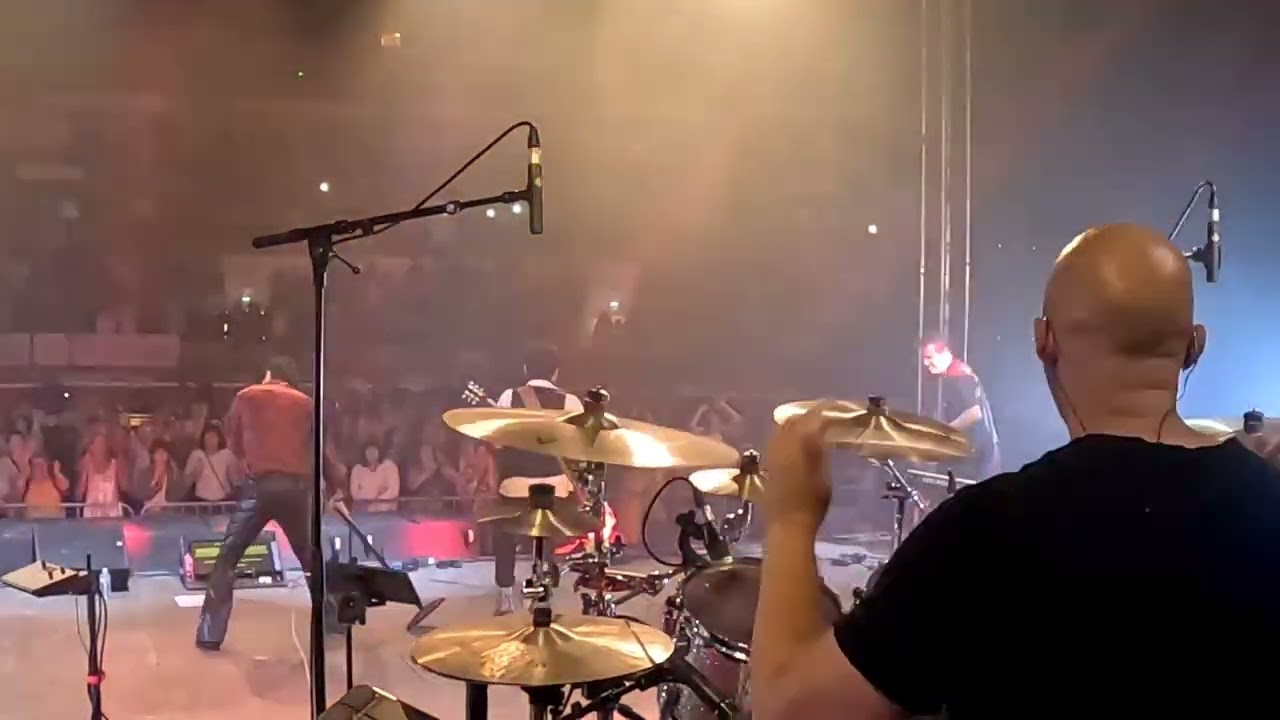 Phoenix 66 Allumer le feu @ Les Arènes de Mont de Marsan behind the drums