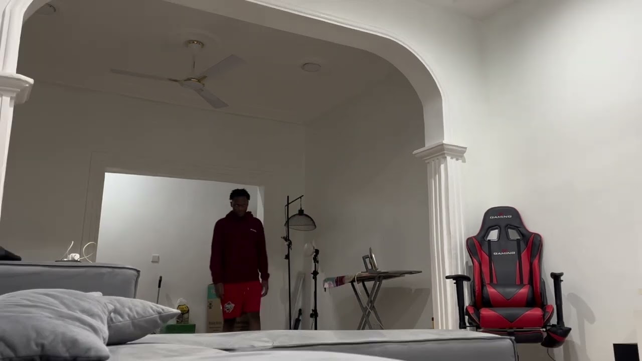 Gave him the chance to scare/prank his sister (Endurancegrand) and he messed up🤦‍♂️😂😂