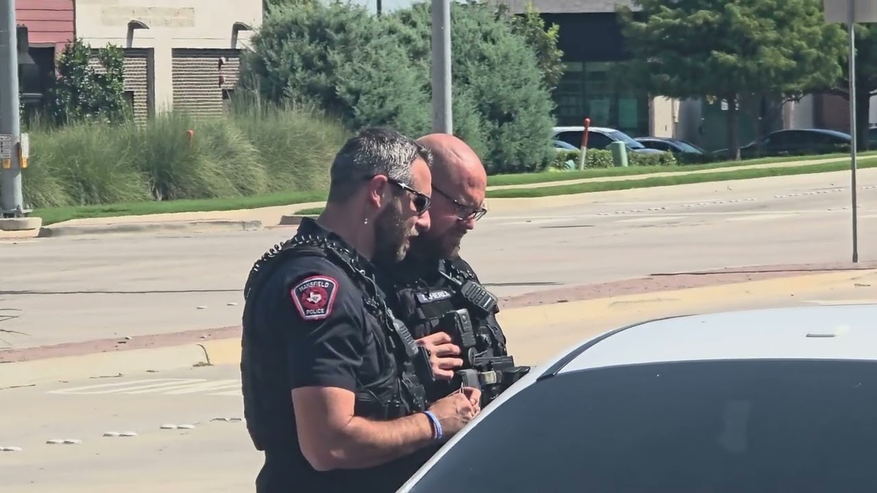 Mansfield Police 🚔 Traffic Stop 