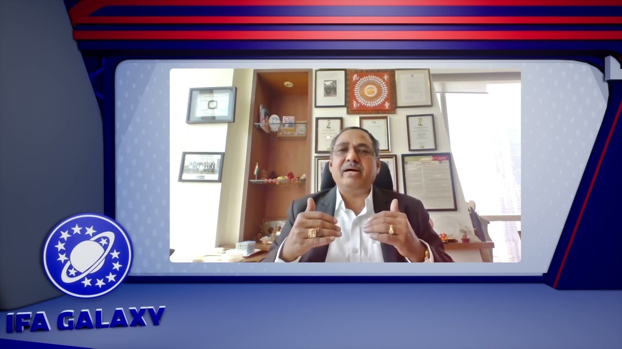 Mr.Balasubramanian-Chairman AMFI, MD & CEO,Aditya Birla Sun Life AMC addressing audience 