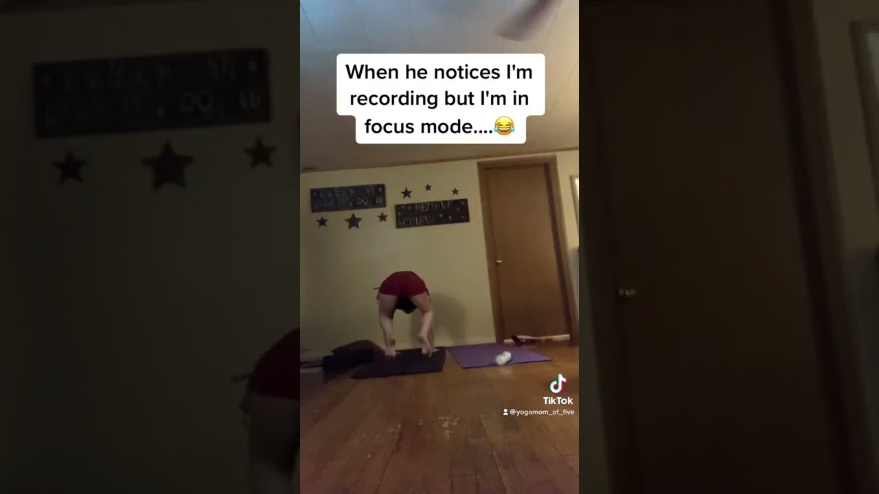 SpongeBob yoga baby gets distracted