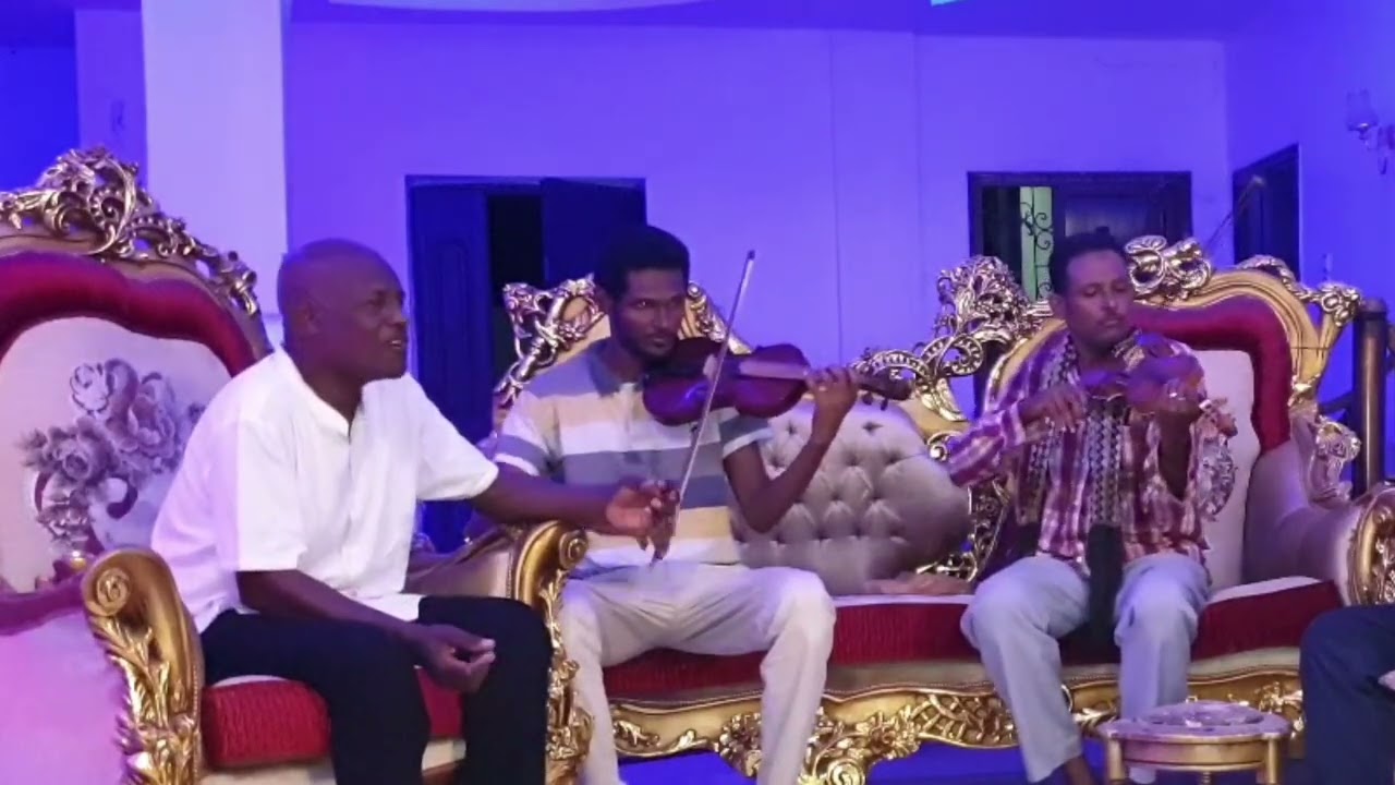 صلاح الطاهر يغني: ما نسيت الريدة