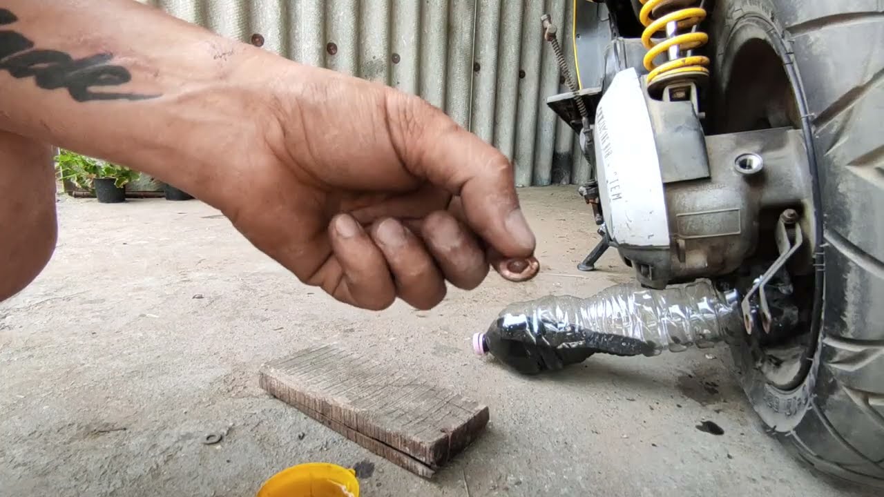 Malaguti F15 hajtás olaj csere / gear oil change