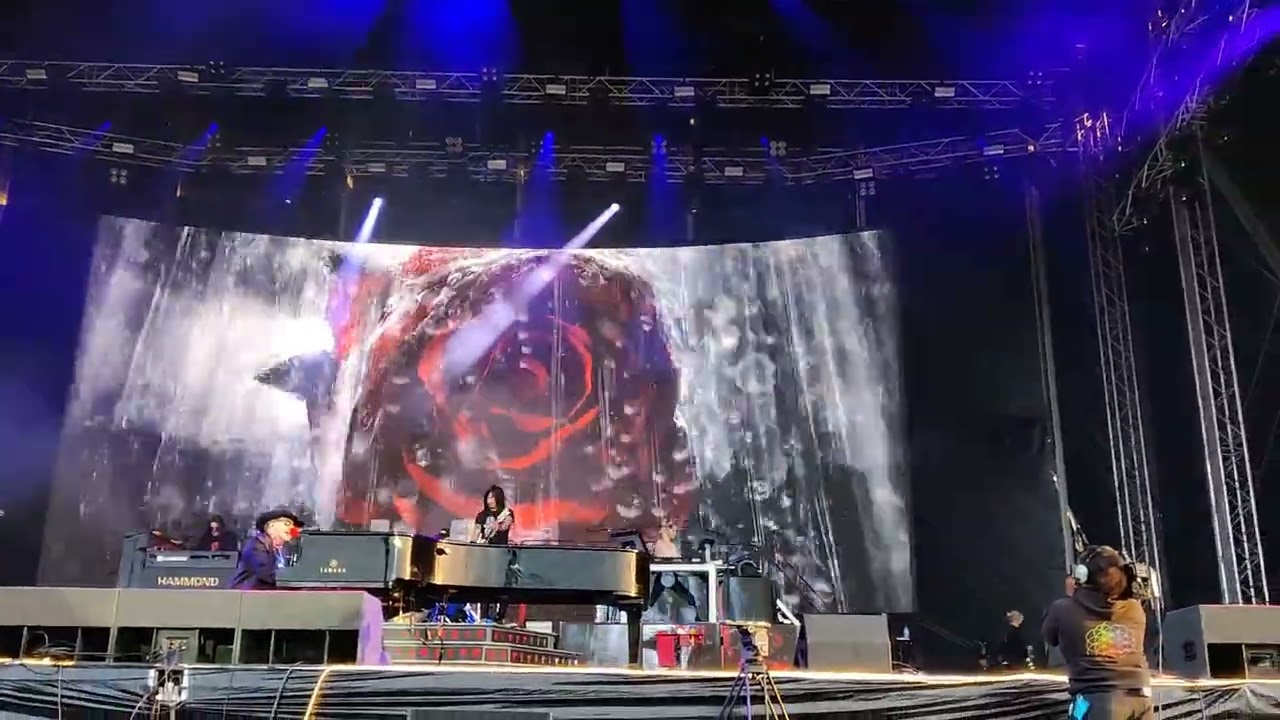 Gun's N Roses November Rain lives in Forus, Stavanger.
