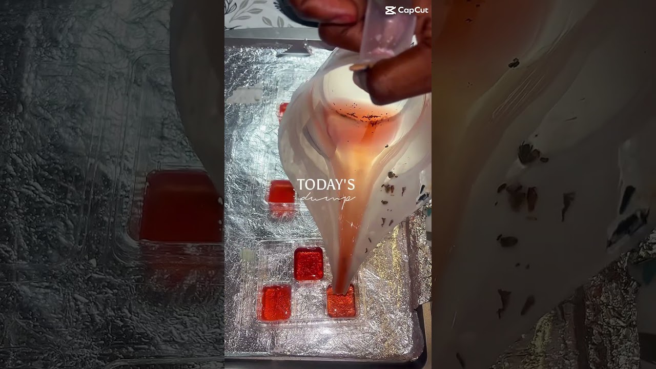 Hand-poured 2.5 oz wax melts, made with soy, beeswax & coconut wax.