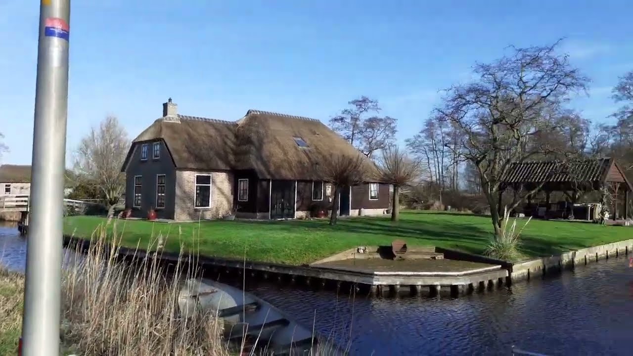 Giethoorn: A Magical Evening Exploring the 
