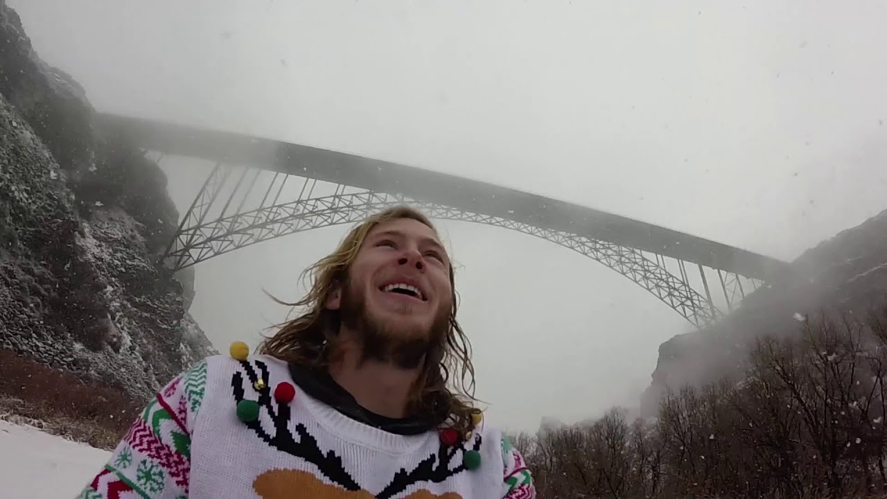 BASE jumping the Perrine Bridge in the snow