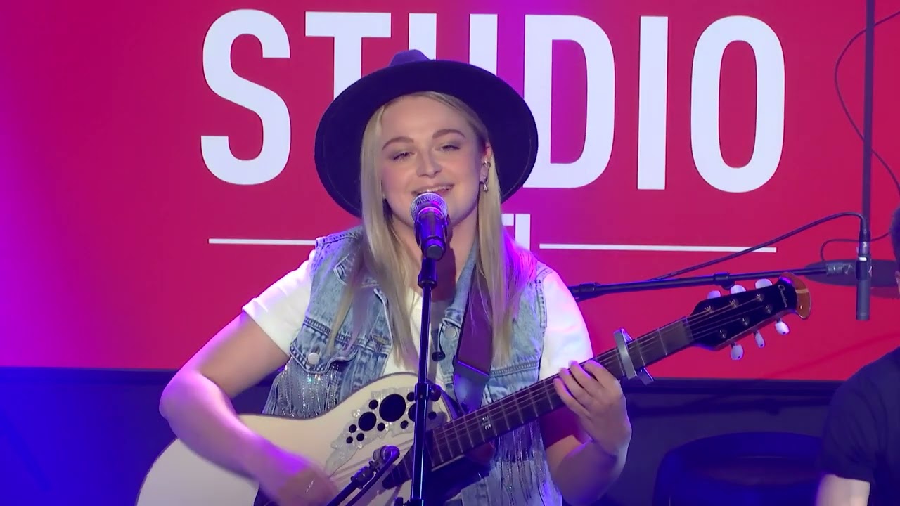 Eloïz - Hey bro (Live) - Le Grand Studio RTL