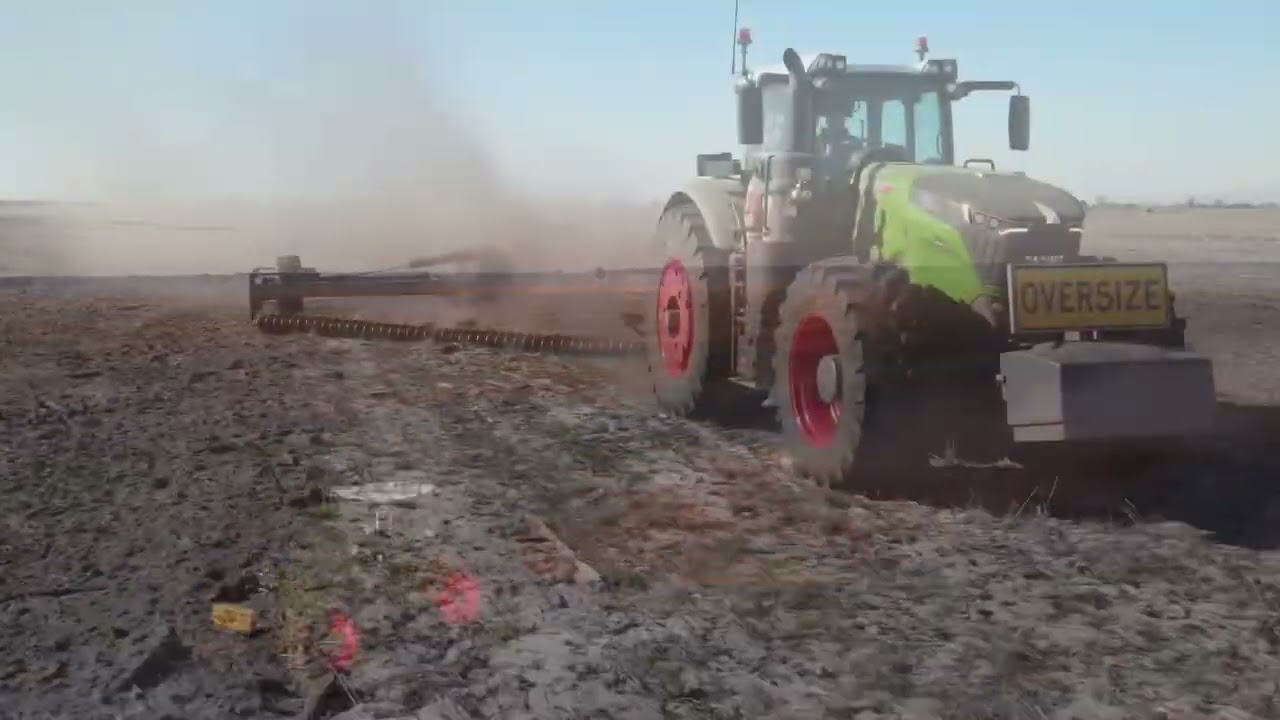 Fendt 1050 on Kelly chain