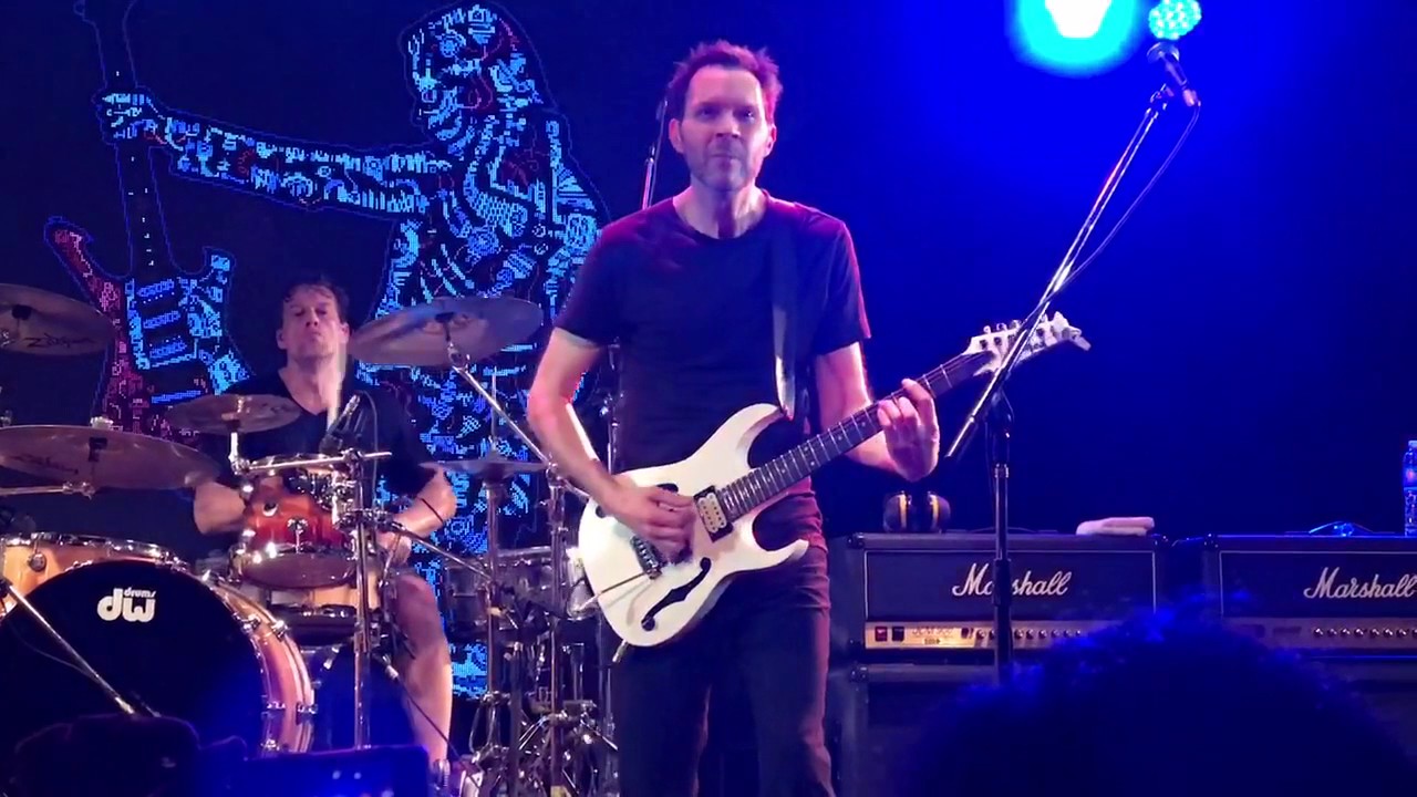 Paul Gilbert - 6/Feb 2017 The Roxy Live