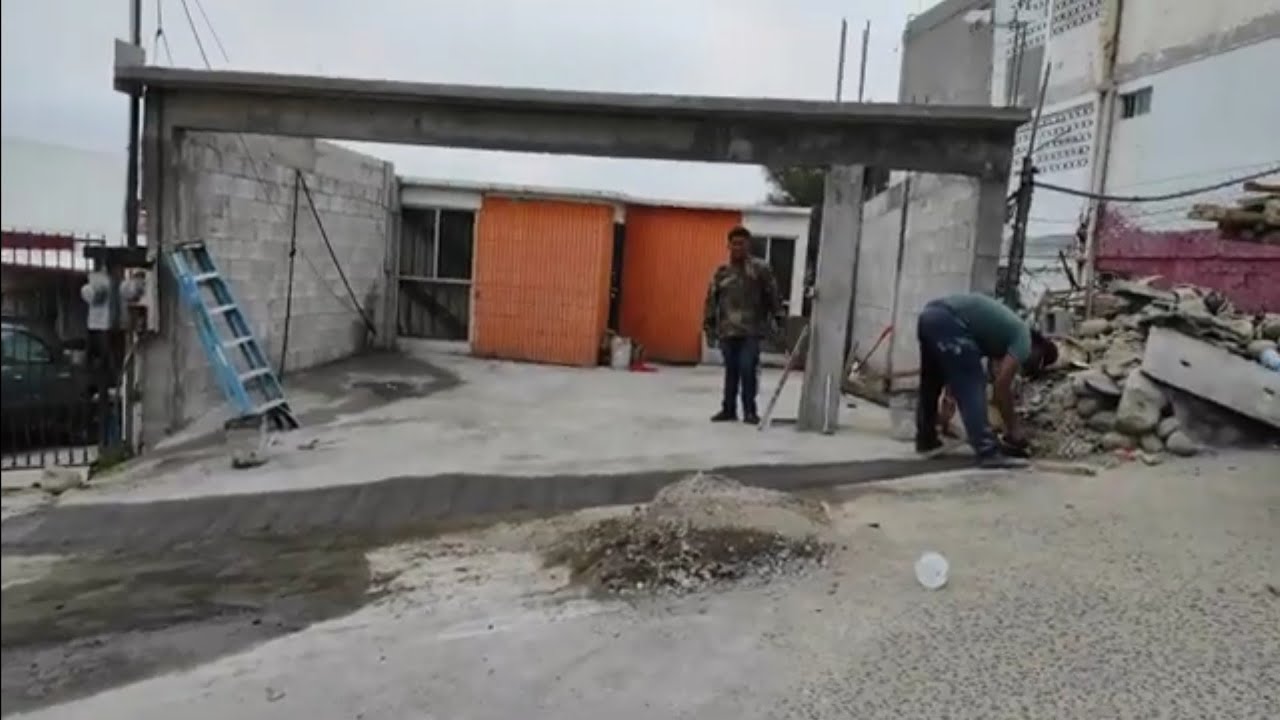 construcción en Tijuana barda y marquesina