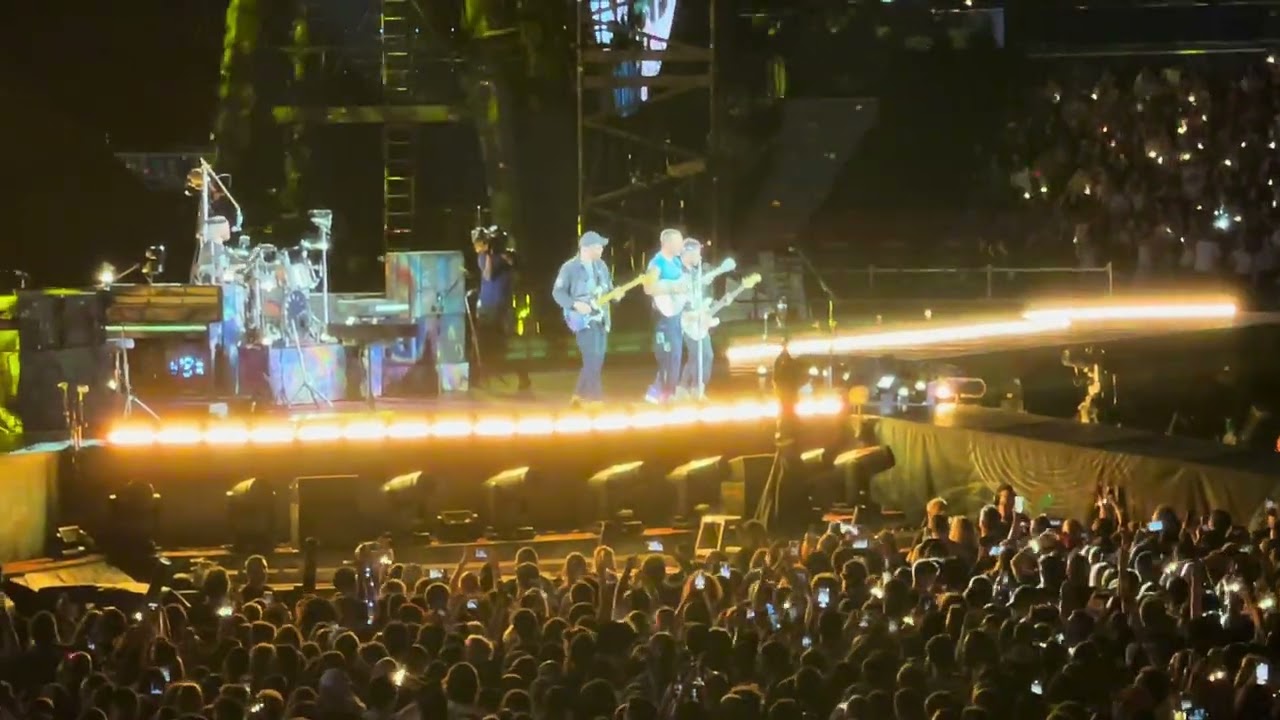 Coldplay - Yellow (Lyon 2024)