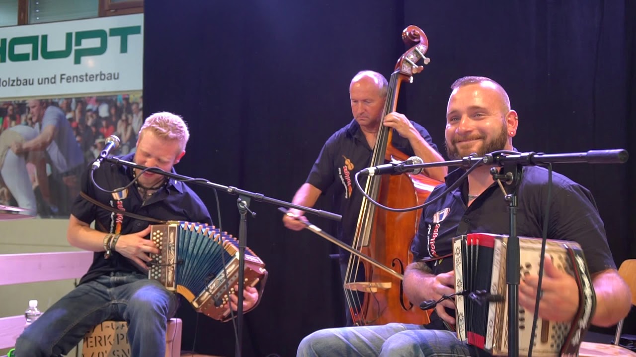 Schwyzerörgeli-Trio Vollgas - sMüetis Bluemepracht