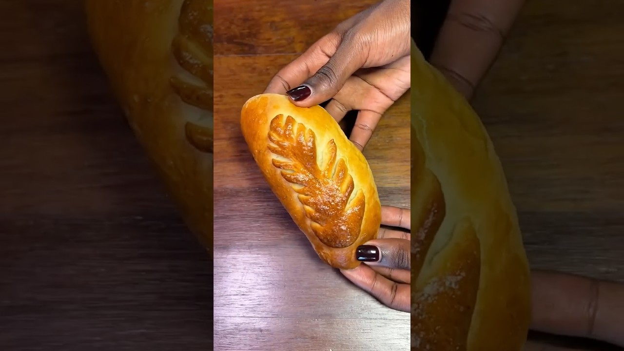 Simple Bread Design #breadbaker #howareyoubread #breadmaking