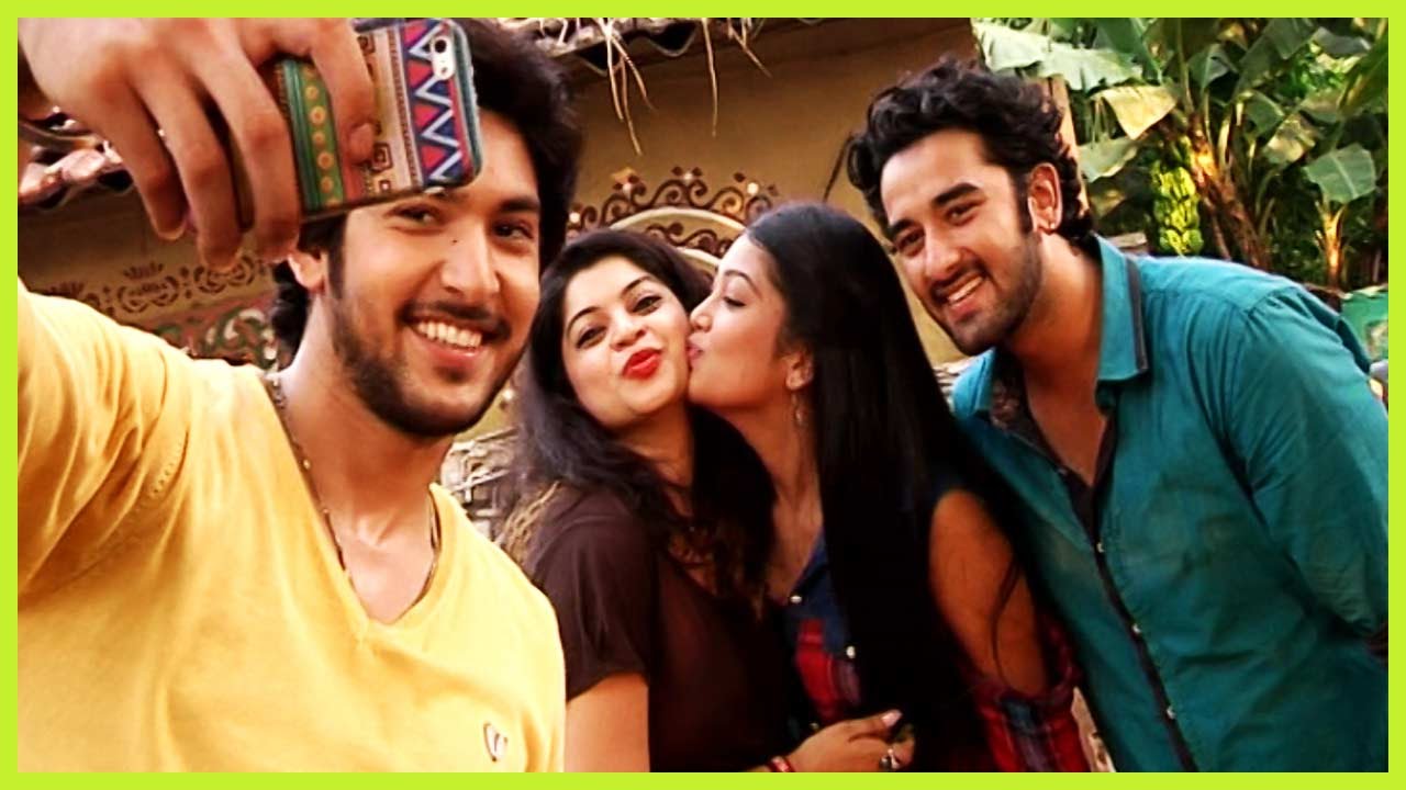 Sneha Wagh Celebrates Her Birthday On the Sets Of Veera-Ek Veer Ki Ardaas