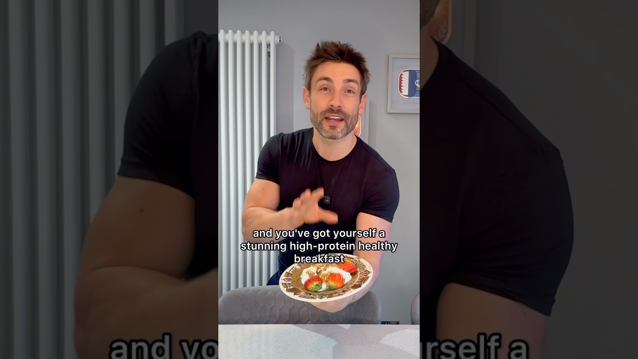 Вот как приготовить суперполезный и богатый белком завтрак из банановых блинчиков.