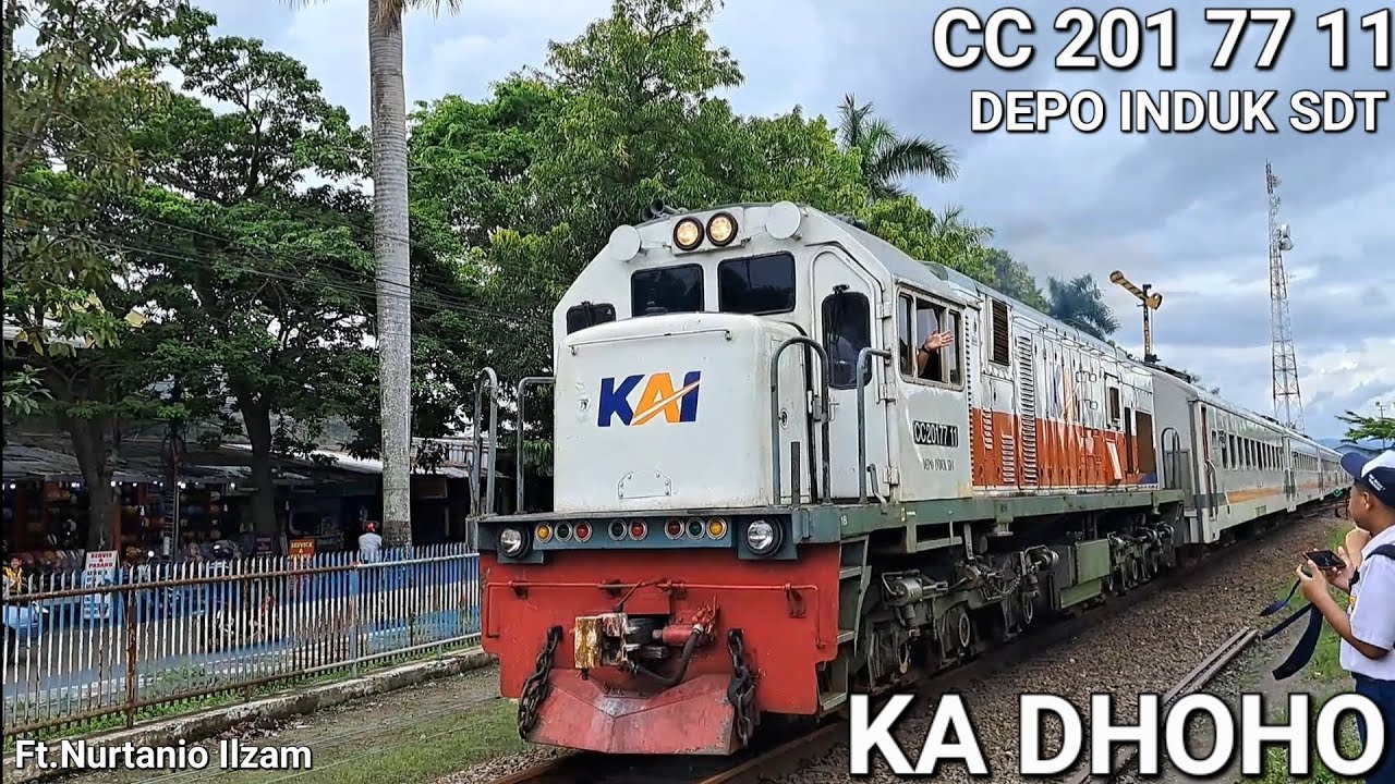 KA DHOHO #keretaapiindonesia #kai #stasiuntulungagung #cc201 #kadhoho  #railfansindonesia