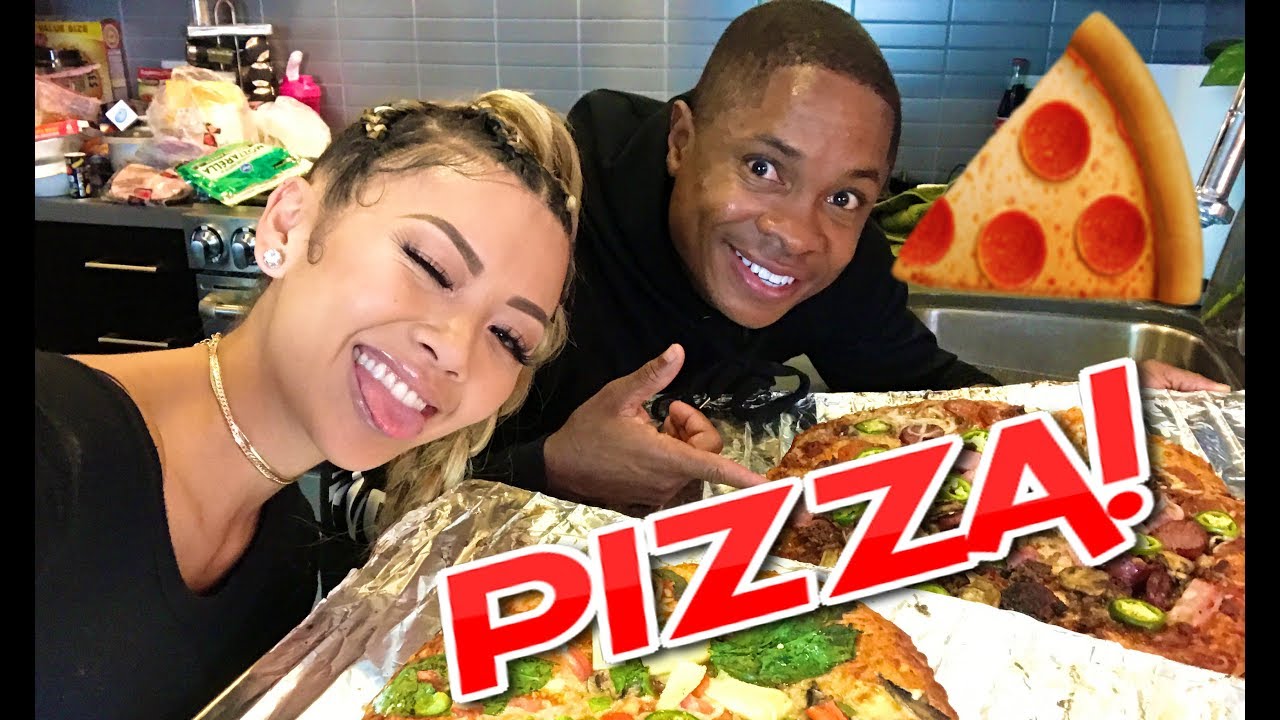 BEST PIZZA EVER! ft. KingSamJonesIII | Liane V