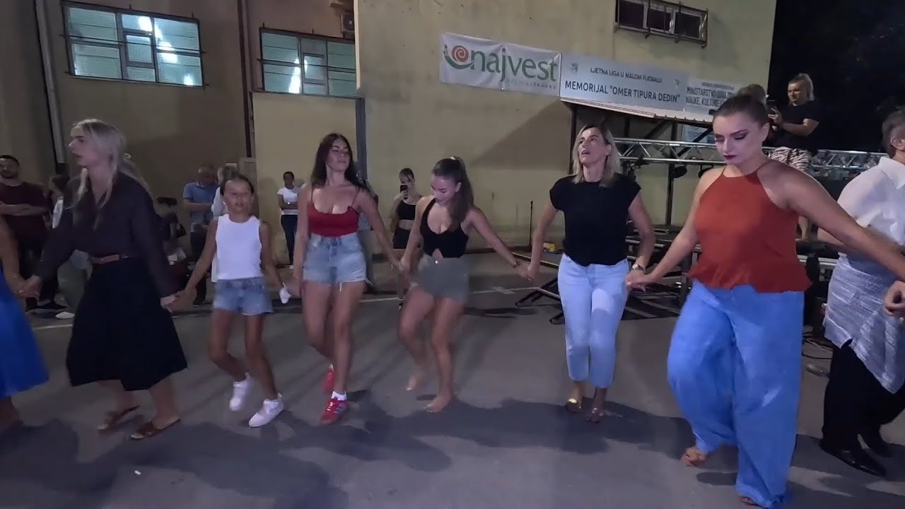 Zajedničko kolo na 11. Bjelopoljskim danima folklora - KUD Bijelo Polje 